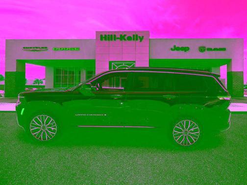 Diamond Black Crystal Pearlcoat 2026 Jeep Grand Cherokee L Summit