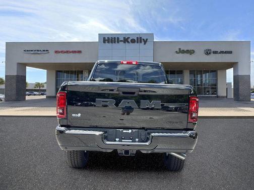 Diamond Black Crystal Pearlcoat 2026 RAM 2500 Big Horn Crew Cab 4x4 6'4' Box