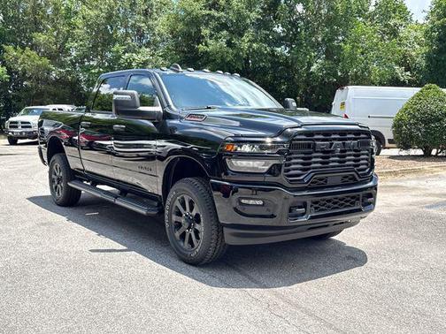 Diamond Black Crystal Pearlcoat 2026 RAM 2500 Big Horn Crew Cab 4x4 6'4' Box