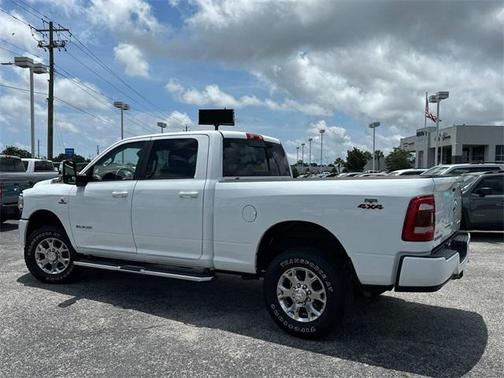 2023 RAM 2500 Laramie Crew Cab 4x4 6'4' Box