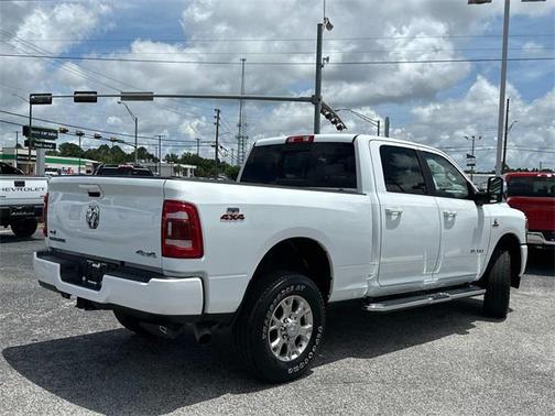 2023 RAM 2500 Laramie Crew Cab 4x4 6'4' Box