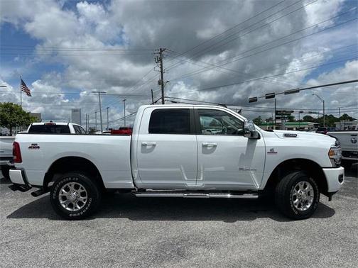 2023 RAM 2500 Laramie Crew Cab 4x4 6'4' Box