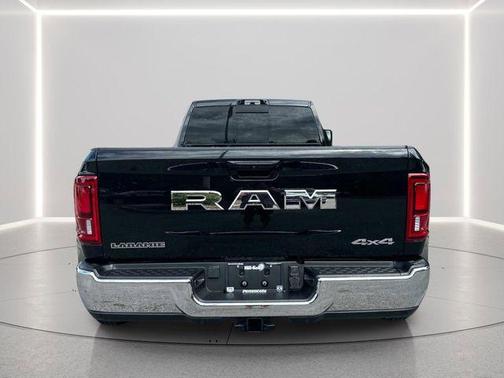 Diamond Black Crystal Pearlcoat 2026 RAM 3500 Laramie