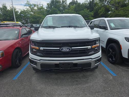Oxford White 2025 Ford F-150 XLT