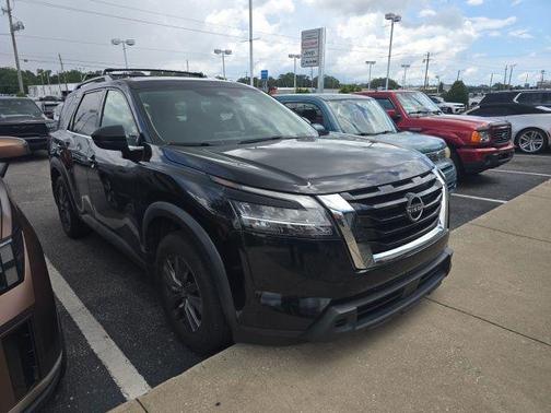Super Black 2022 Nissan Pathfinder SV 2WD