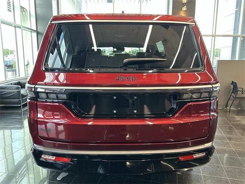 2026 Jeep Grand Wagoneer 4x2