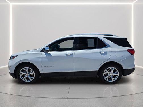 Iridescent Pearl Tricoat 2020 Chevrolet Equinox L