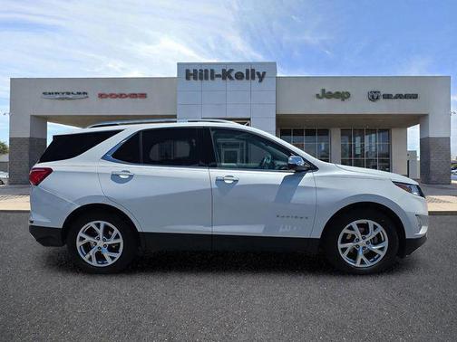 Iridescent Pearl Tricoat 2020 Chevrolet Equinox L
