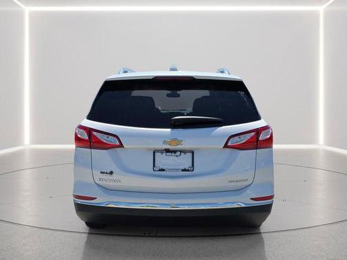 Iridescent Pearl Tricoat 2020 Chevrolet Equinox L
