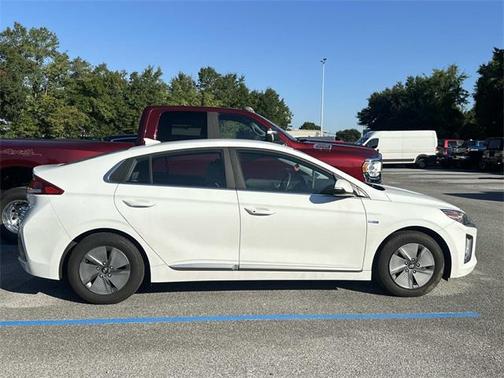 2020 Hyundai IONIQ Hybrid SE