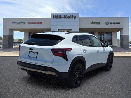 Summit White 2025 Chevrolet Trax FWD ACTIV