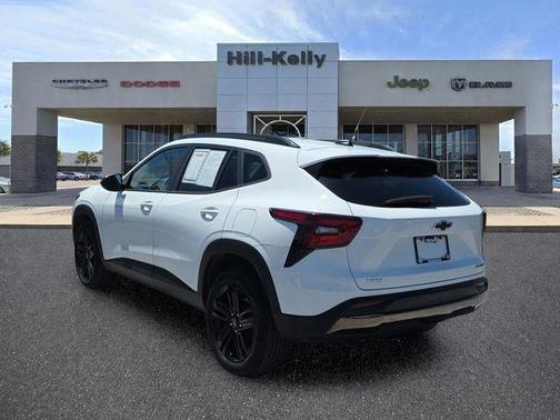 Summit White 2025 Chevrolet Trax FWD ACTIV