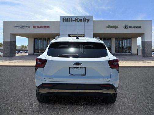 Summit White 2025 Chevrolet Trax FWD ACTIV