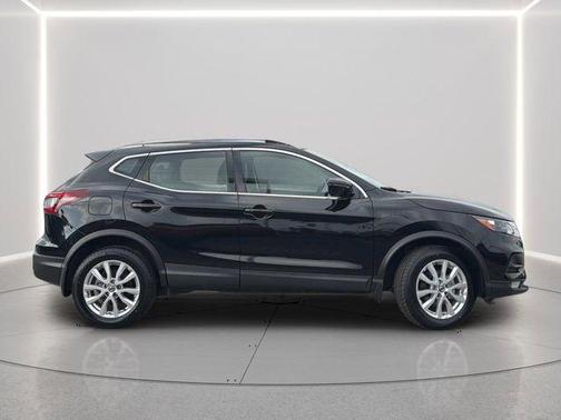 Magnetic Black Pearl 2022 Nissan Rogue Sport SV