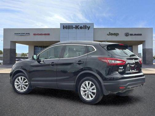 Magnetic Black Pearl 2022 Nissan Rogue Sport SV