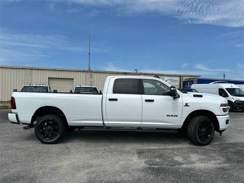 2025 RAM 2500 Big Horn Crew Cab 4x4 8' Box