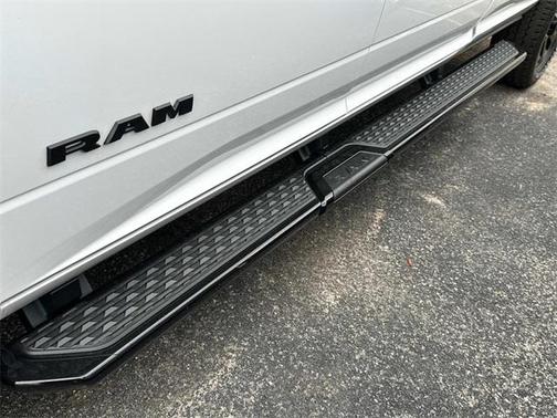 2025 RAM 2500 Big Horn Crew Cab 4x4 8' Box