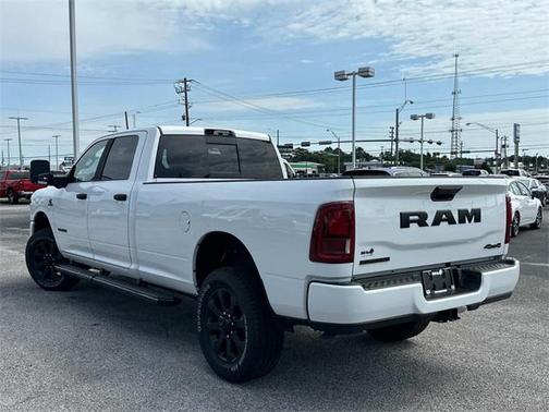 2025 RAM 2500 Big Horn Crew Cab 4x4 8' Box