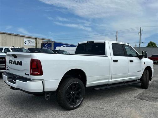 2025 RAM 2500 Big Horn Crew Cab 4x4 8' Box
