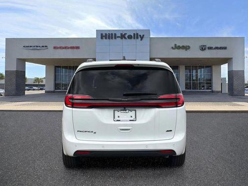 Bright White Clearcoat 2026 Chrysler Pacifica L