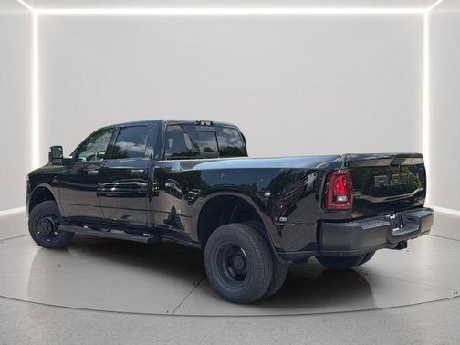 Diamond Black Crystal Pearlcoat 2026 RAM 3500 Tradesman Crew Cab 4x4 8' Box