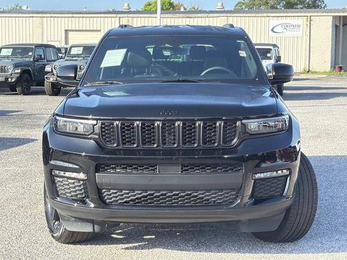 Diamond Black Crystal Pearlcoat 2025 Jeep Grand Cherokee L Limited