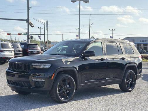 Diamond Black Crystal Pearlcoat 2025 Jeep Grand Cherokee L Limited