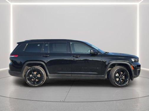Diamond Black Crystal Pearlcoat 2025 Jeep Grand Cherokee L Limited