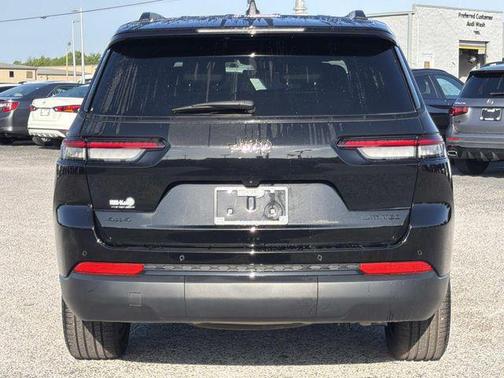 Diamond Black Crystal Pearlcoat 2025 Jeep Grand Cherokee L Limited