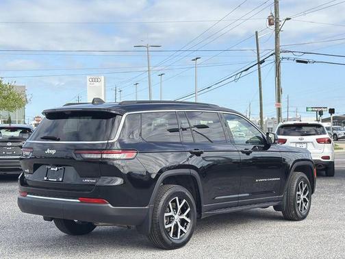 Diamond Black Crystal Pearlcoat 2025 Jeep Grand Cherokee L Limited
