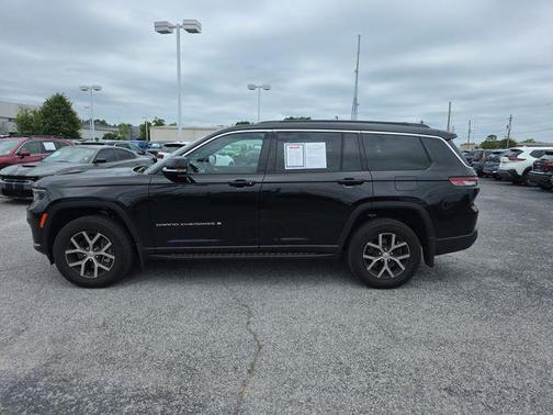 Diamond Black Crystal Pearlcoat 2025 Jeep Grand Cherokee L Limited