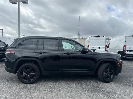 2024 Jeep Grand Cherokee Altitude