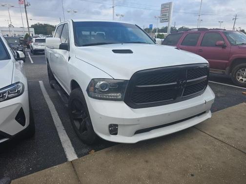 2018 RAM 1500 Night Crew Cab 4x4 5'7' Box