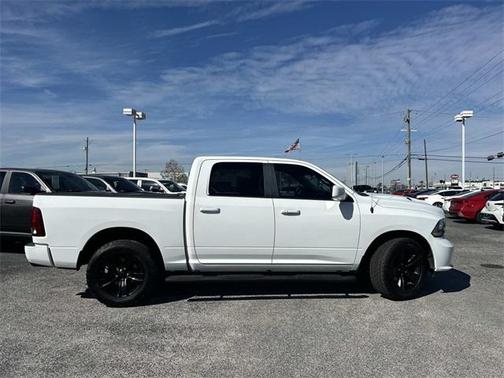 2018 RAM 1500 Night Crew Cab 4x4 5'7' Box