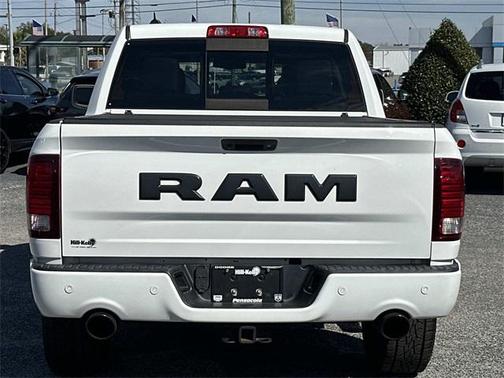 2018 RAM 1500 Night Crew Cab 4x4 5'7' Box