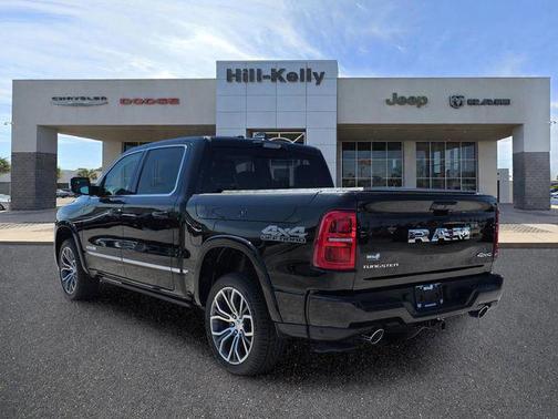 Diamond Black Crystal Pearlcoat 2026 RAM 1500 ST