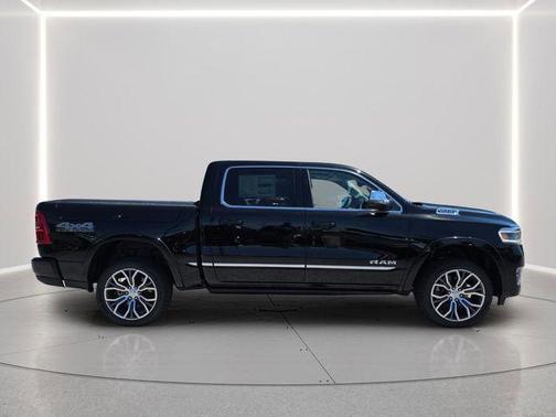 Diamond Black Crystal Pearlcoat 2026 RAM 1500 ST
