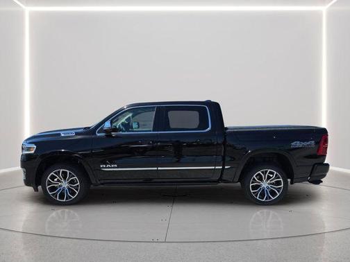 Diamond Black Crystal Pearlcoat 2026 RAM 1500 ST