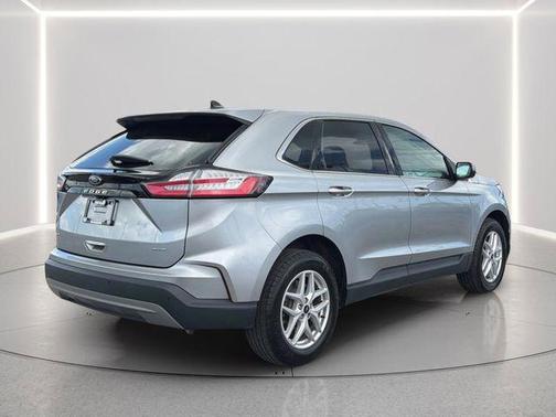 Silver Metallic 2024 Ford Edge SEL