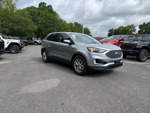 Silver Metallic 2024 Ford Edge SEL