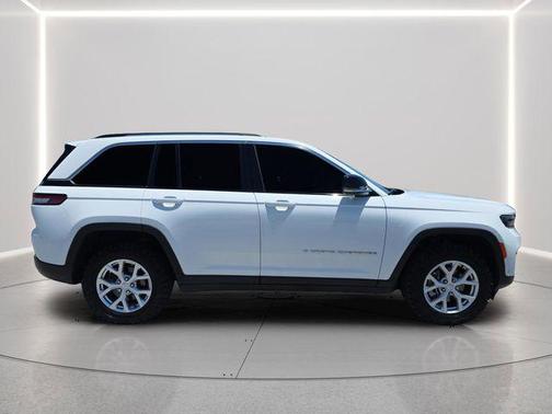 Bright White Clearcoat 2023 Jeep Grand Cherokee Limited