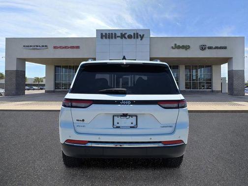 Bright White Clearcoat 2023 Jeep Grand Cherokee Limited