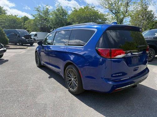 Ocean Blue Metallic 2018 Chrysler Pacifica Limited