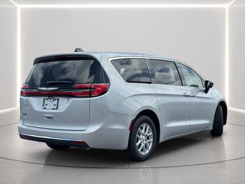 Silver Mist Clearcoat 2026 Chrysler Pacifica L