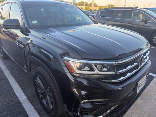 Deep Black Pearl 2022 Volkswagen Atlas 3.6L SEL