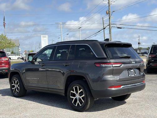 Baltic Gray Metallic Clearcoat 2024 Jeep Grand Cherokee Limited