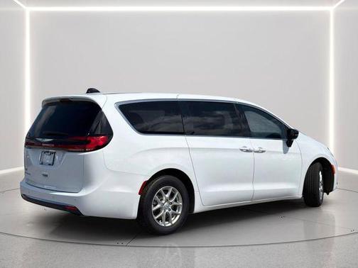 Bright White Clearcoat 2025 Chrysler Pacifica L
