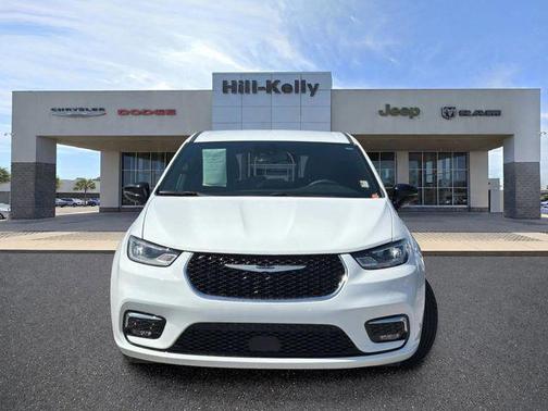 Bright White Clearcoat 2025 Chrysler Pacifica L