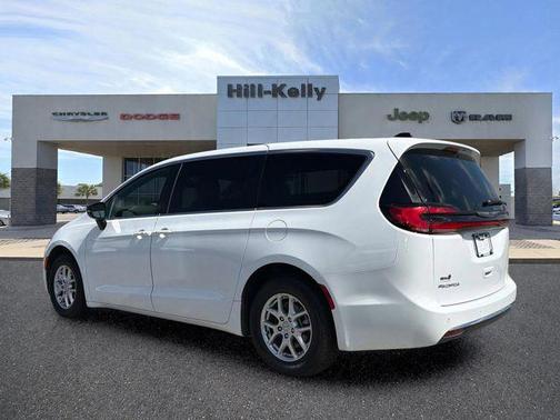 Bright White Clearcoat 2025 Chrysler Pacifica L