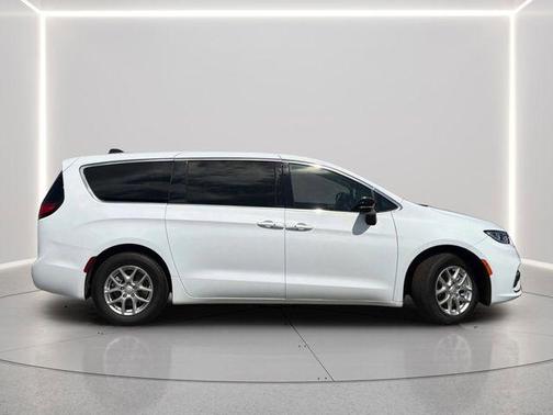 Bright White Clearcoat 2025 Chrysler Pacifica L